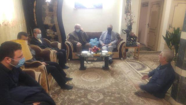 دیدار یوسف قیامتیون شهردار لاهیجان به همراه دو نفر از اعضای شورای اسلامی شهر با جانباز سرافراز داداشی